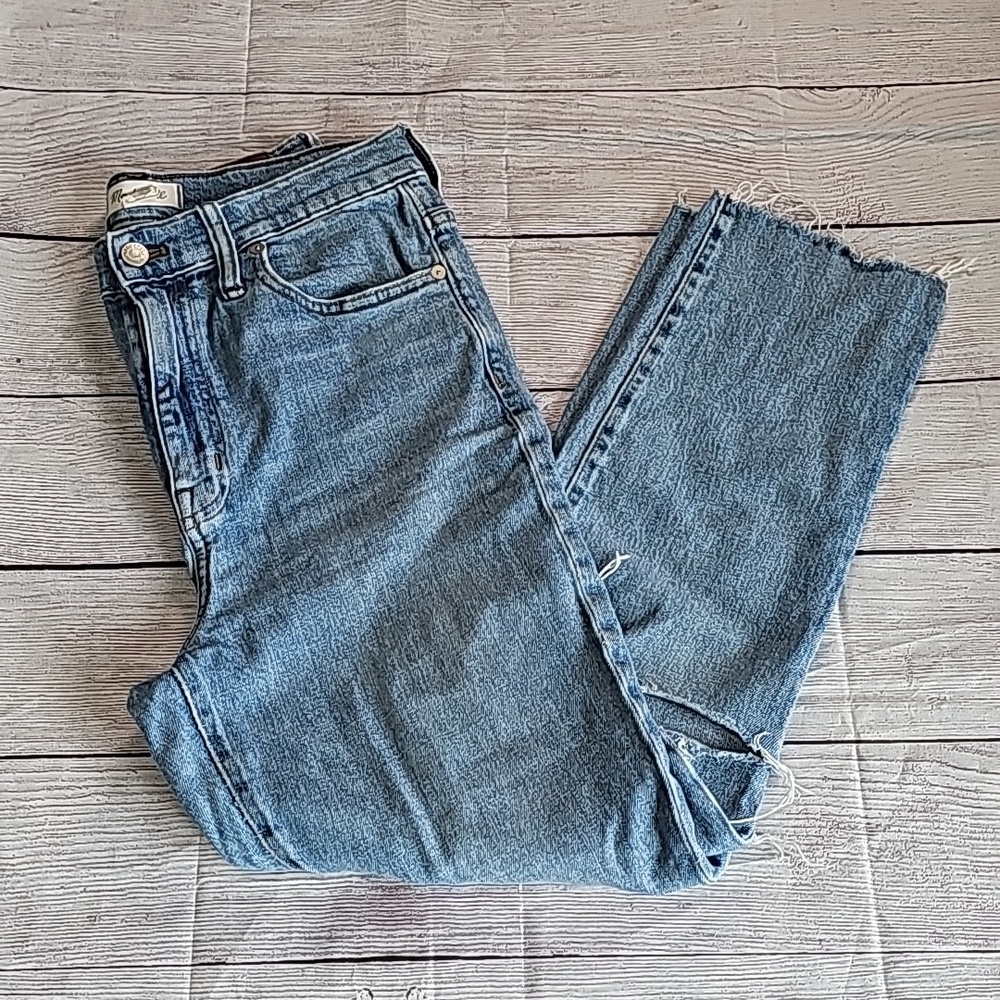 Madewell sz 27 slim boyfriend crop cut off jeans, distressed knees